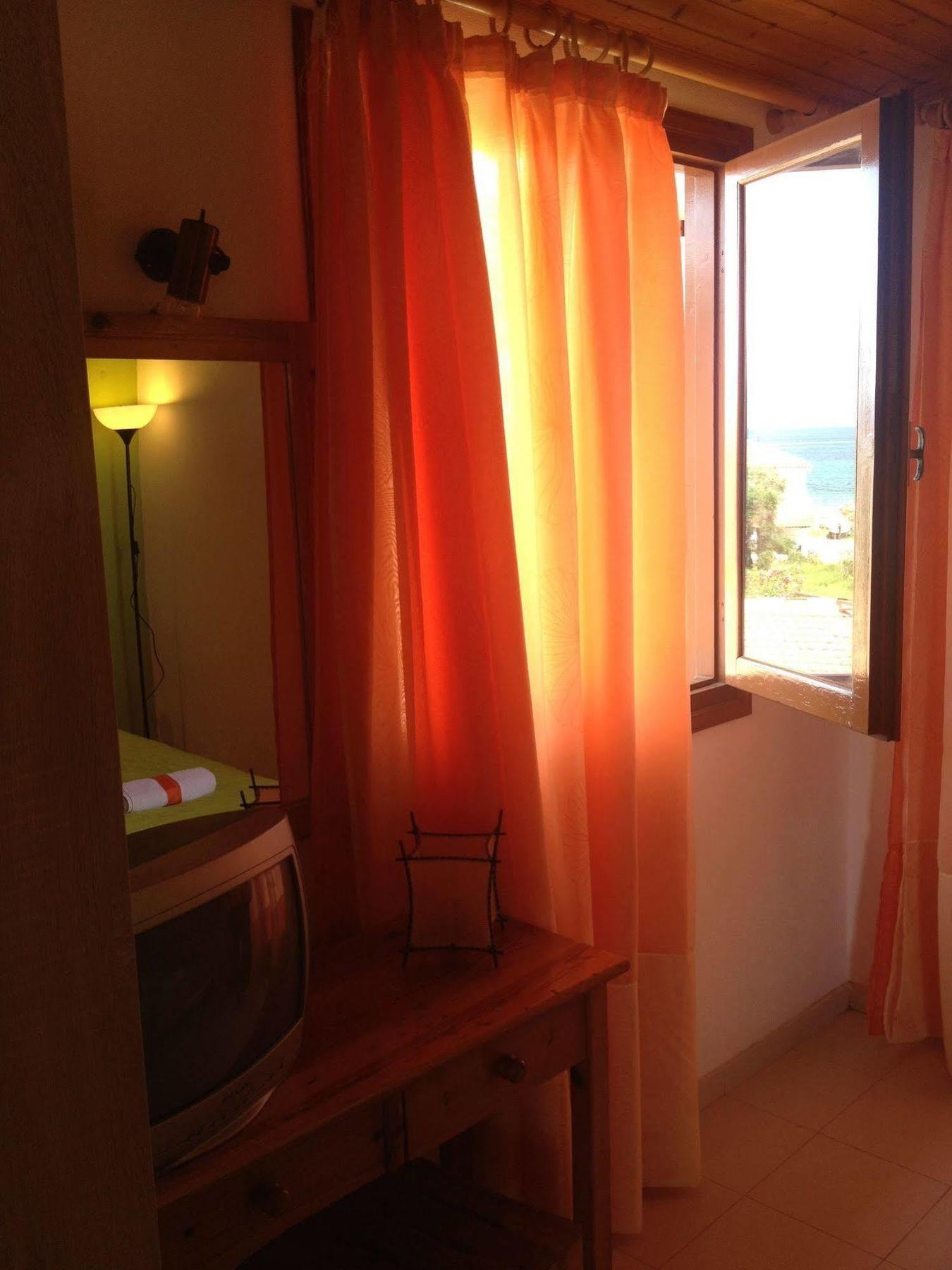 Ionian Breeze Apartments カボス エクステリア 写真